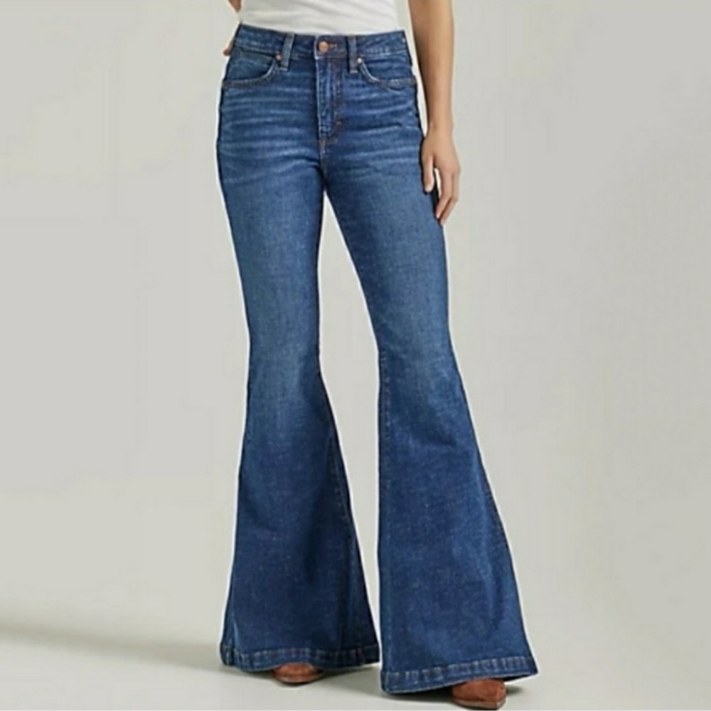 Women's High-Rise Flared Jeans in Dark Blue